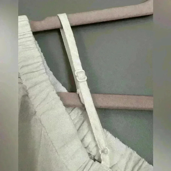 Old Navy Eyelet floral Blouse (245) - Picture 9 of 12